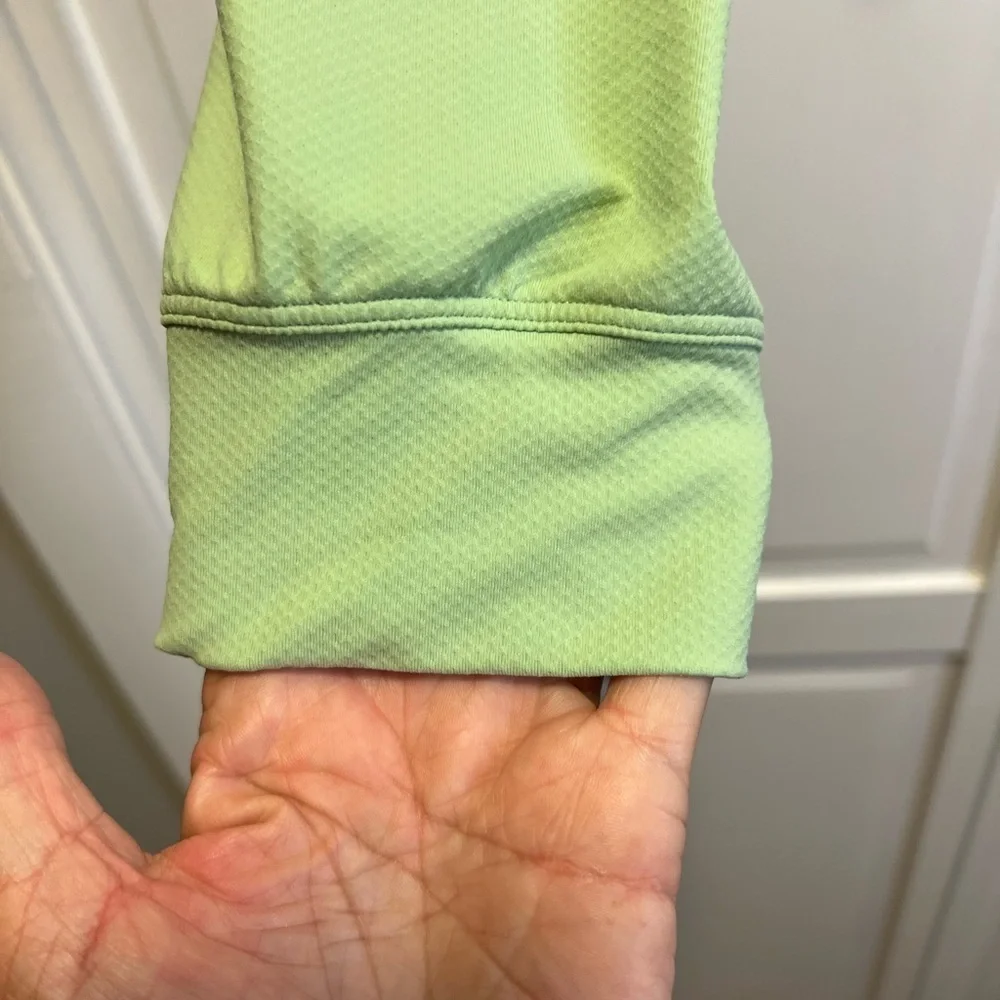 Lululemon EUC Muscle Love Long Sleeve Crop Top Size Women’s 12 Color Green
